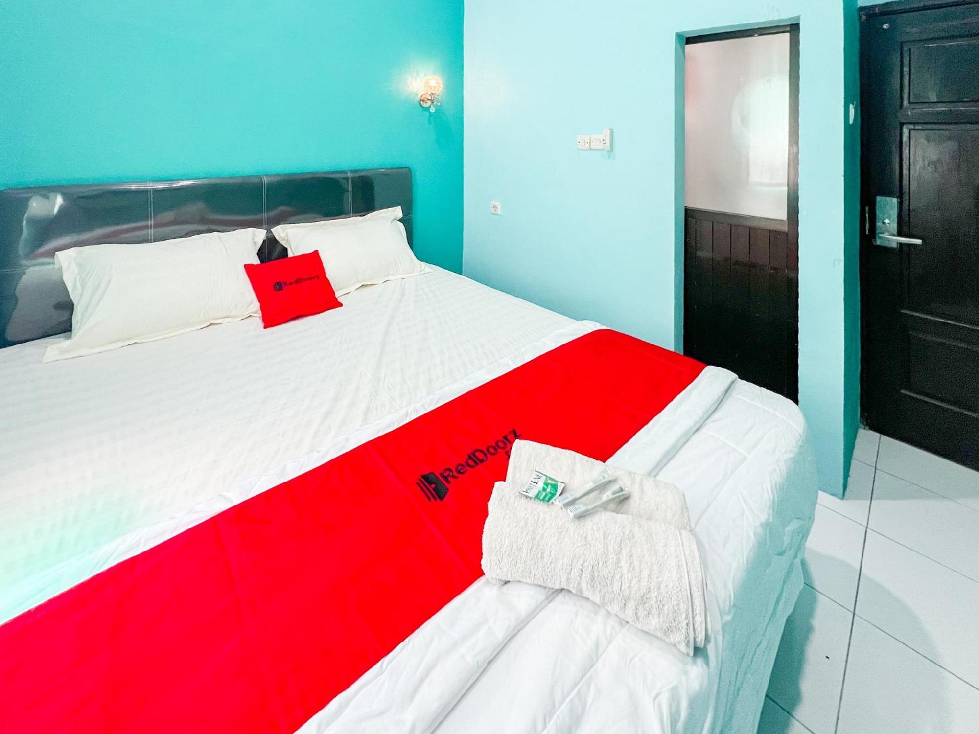 Reddoorz Near Sunrise Mall Mojokerto Buitenkant foto