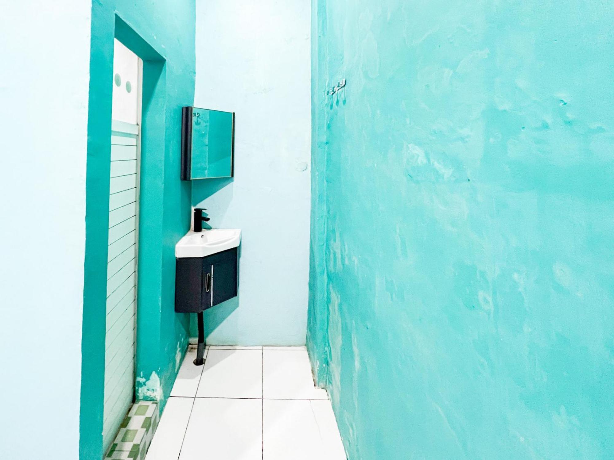 Reddoorz Near Sunrise Mall Mojokerto Buitenkant foto