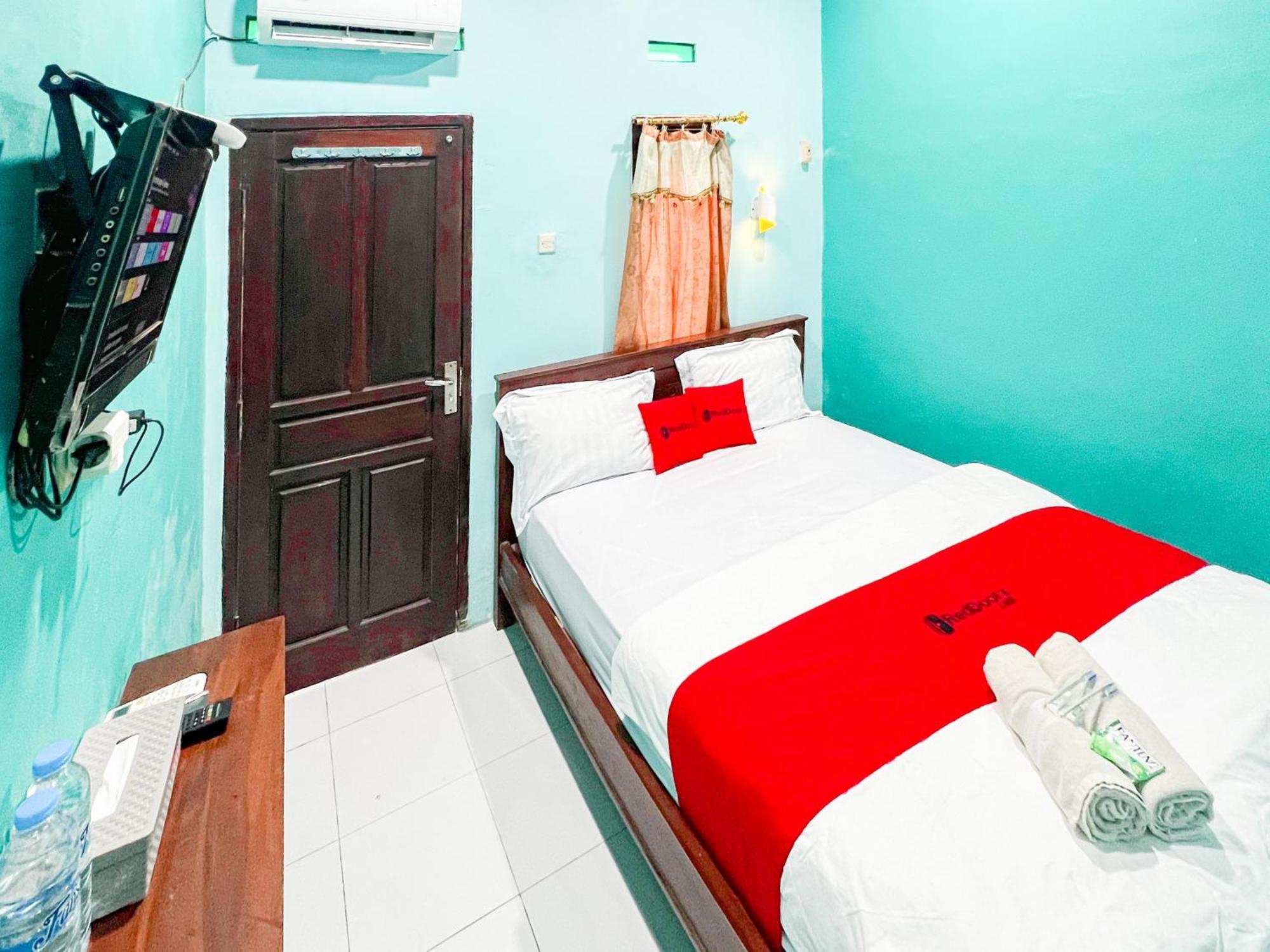 Reddoorz Near Sunrise Mall Mojokerto Buitenkant foto