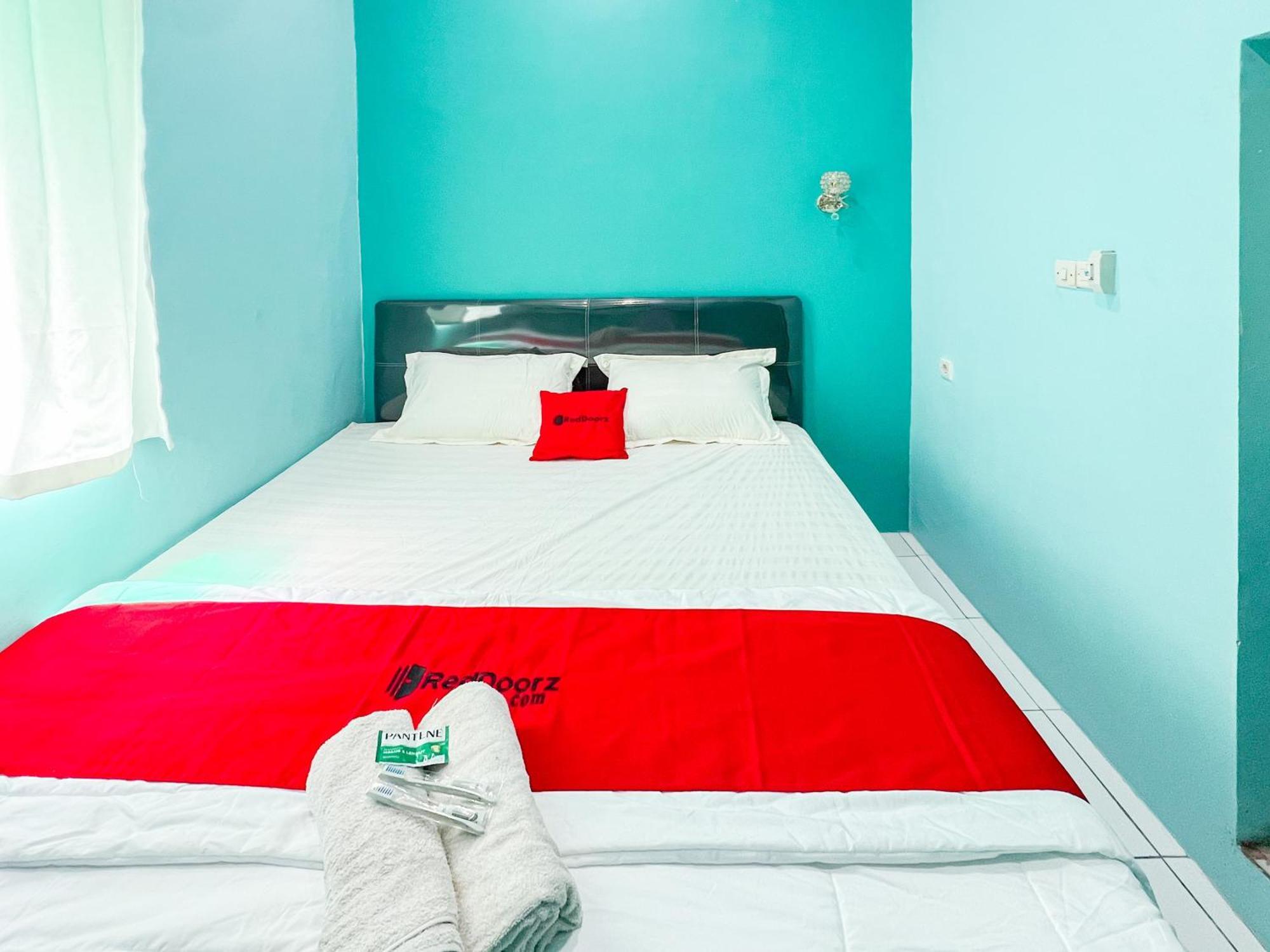 Reddoorz Near Sunrise Mall Mojokerto Buitenkant foto