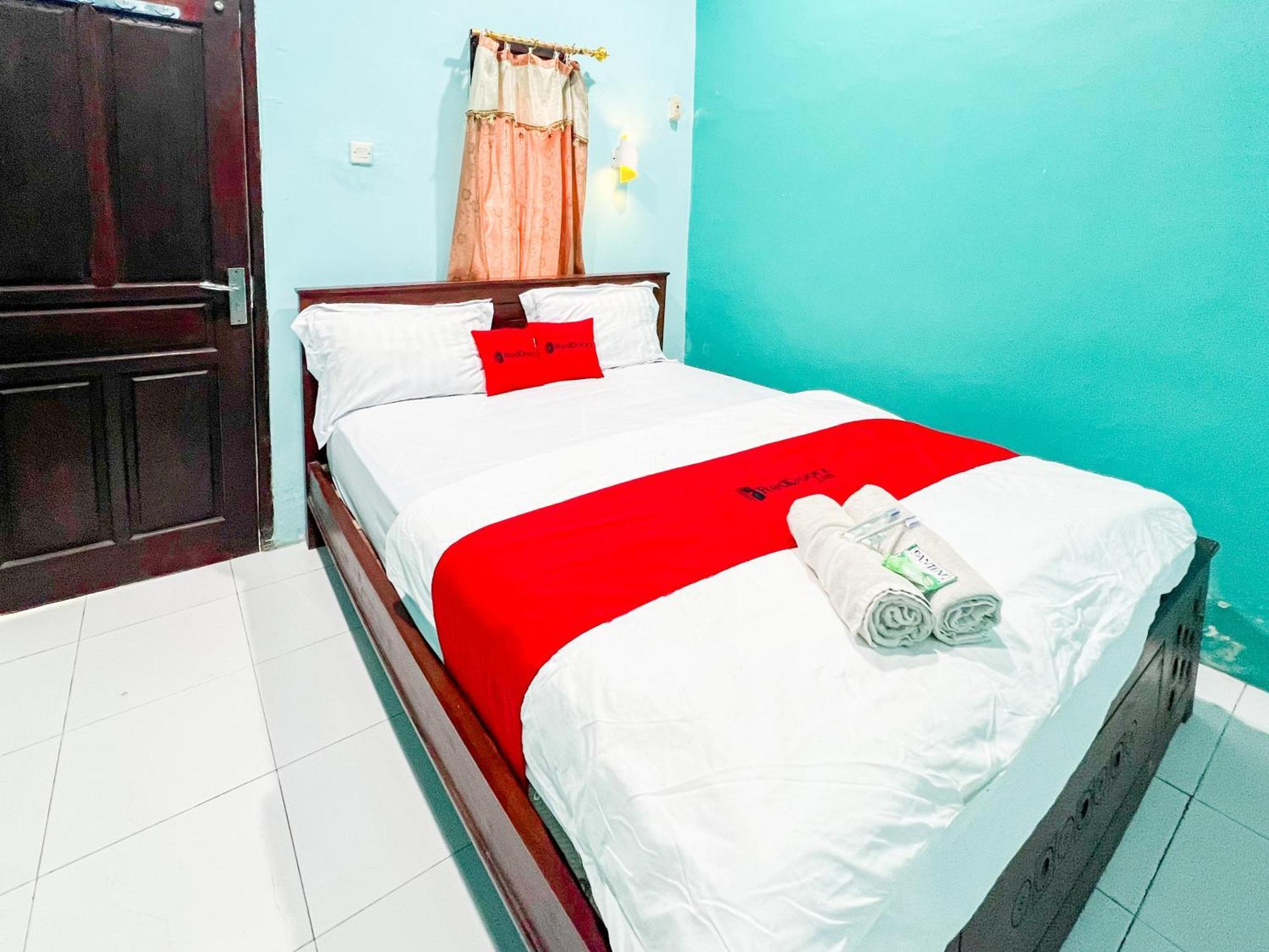 Reddoorz Near Sunrise Mall Mojokerto Buitenkant foto