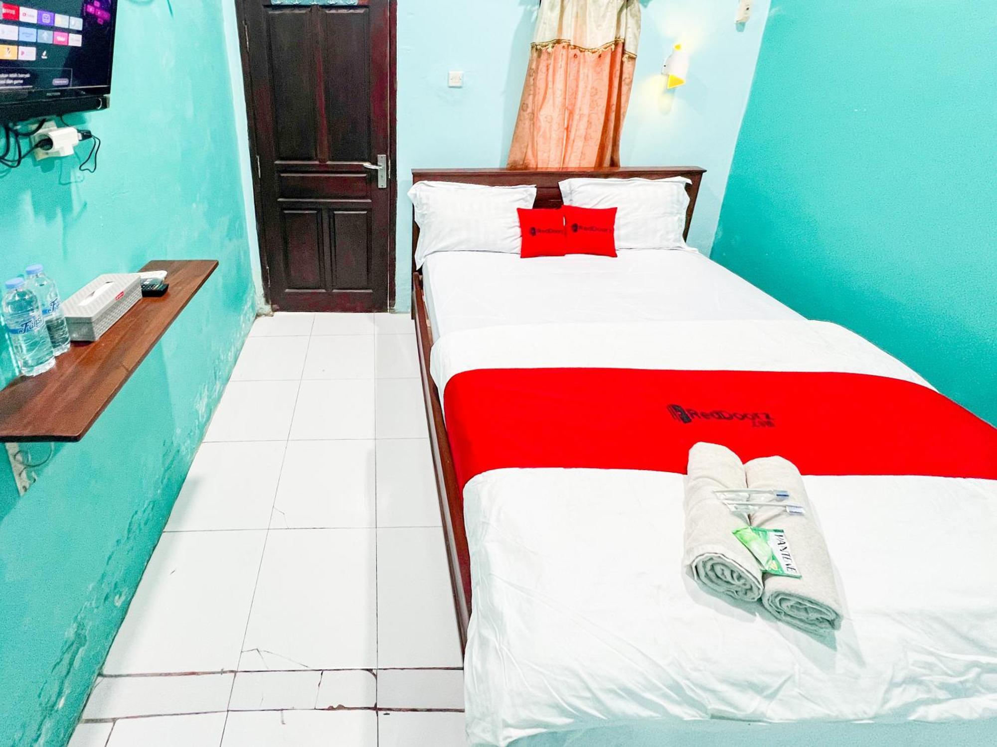 Reddoorz Near Sunrise Mall Mojokerto Buitenkant foto